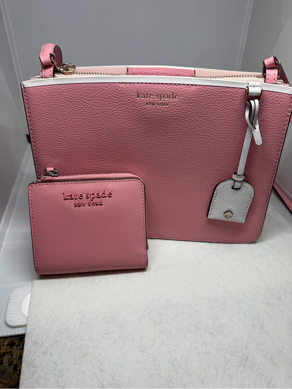 kate spade Pink Leather Shoulder Bag with Matching Wallet and Cream Tag - Picture 1 of 15
